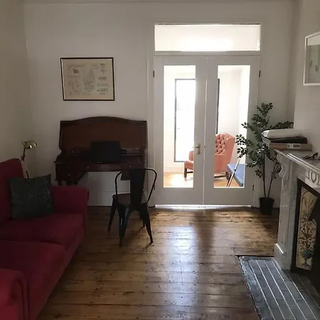 Large Newly Refurbished House Close To Harbour Prázdninový dům *