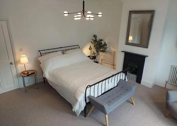 Large Newly Refurbished House Close To Harbour Free Parking 度假居 布里斯托