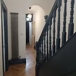 Large Newly Refurbished House Close To Harbour Free Parking *