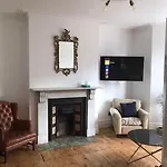 Nyaraló Large Newly Refurbished House Close To Harbour Free Parking Bristol
