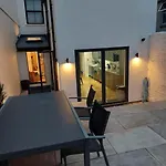Large Newly Refurbished House Close To Harbour Free Parking Bristol