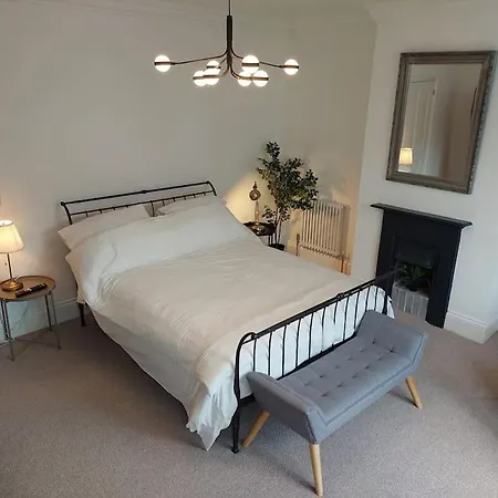 Large Newly Refurbished House Close To Harbour Free Parking 度假居 布里斯托