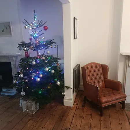 Ferienhaus Large Newly Refurbished House Close To Harbour Free Parking