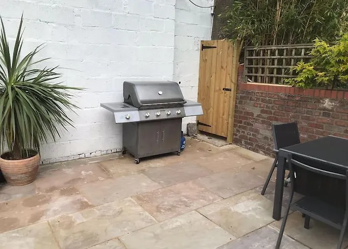 Large Newly Refurbished House Close To Harbour Free Parking * Bristol