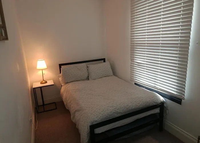 Large Newly Refurbished House Close To Harbour Free Parking * Bristol